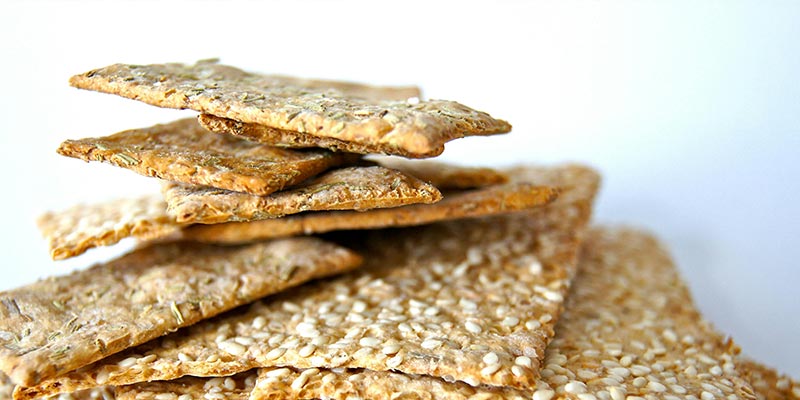 Can you eat crackers before a colonoscopy